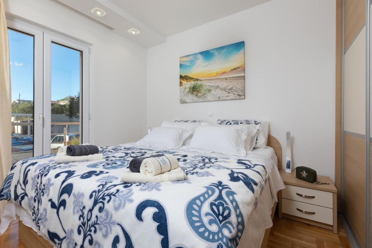 Luxury Apartman Sky With Sea View And Whirlpool Makarska Exterior photo